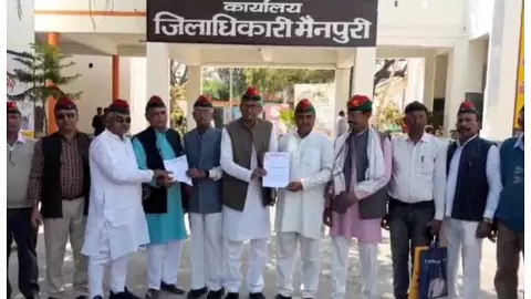 जिलाधिकारी मैनपुरी को पूर्व सैनिकों ने सौंपा ज्ञापन।