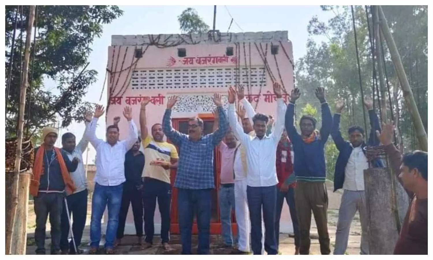 हनुमान मंदिर मामले में अतिक्रमण के आरोप में व्यवसायी पर केस दर्ज ।