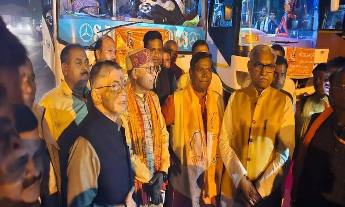 5200 devotees left for Ayodhya in 100 buses, the city echoed with the chants of Jai Shri Ram