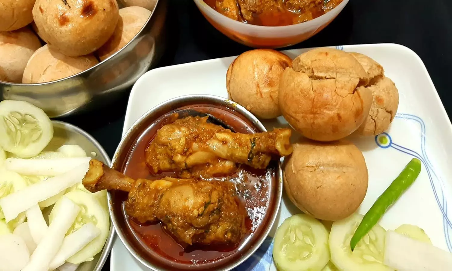 Litti Chicken in Lucknow: लखनऊ में लें नवाबी स्वाद का आनंद, यहां मिलेगा प्रसिद्ध लिट्टी चिकन