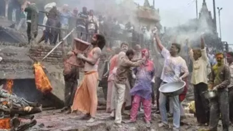 Masane Ki Holi Masane Ki Holi