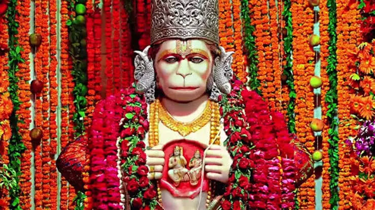 Famous Hanuman Mandir in Lucknow