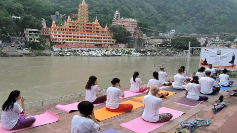 Yoga Retreats Hotel in Rishikesh Yoga Retreats Hotel in Rishikesh