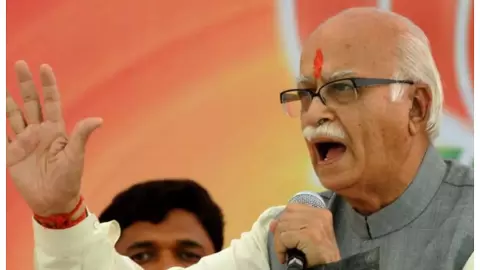 Bharat Ratna: आडवाणी को भारत रत्न देने जाएंगी द्रौपदी मुर्मू, जानिए उनकी संघर्ष भरी कहानी