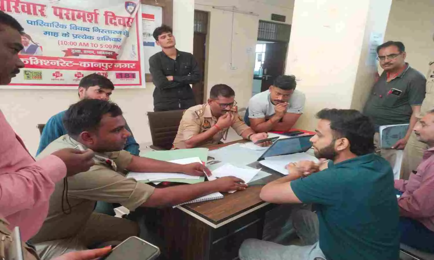 Kanpur News: चुनाव चेकिंग में पकड़े गए लाखों रुपए, बुलाया गया उड़न दस्ता व निगरानी दल