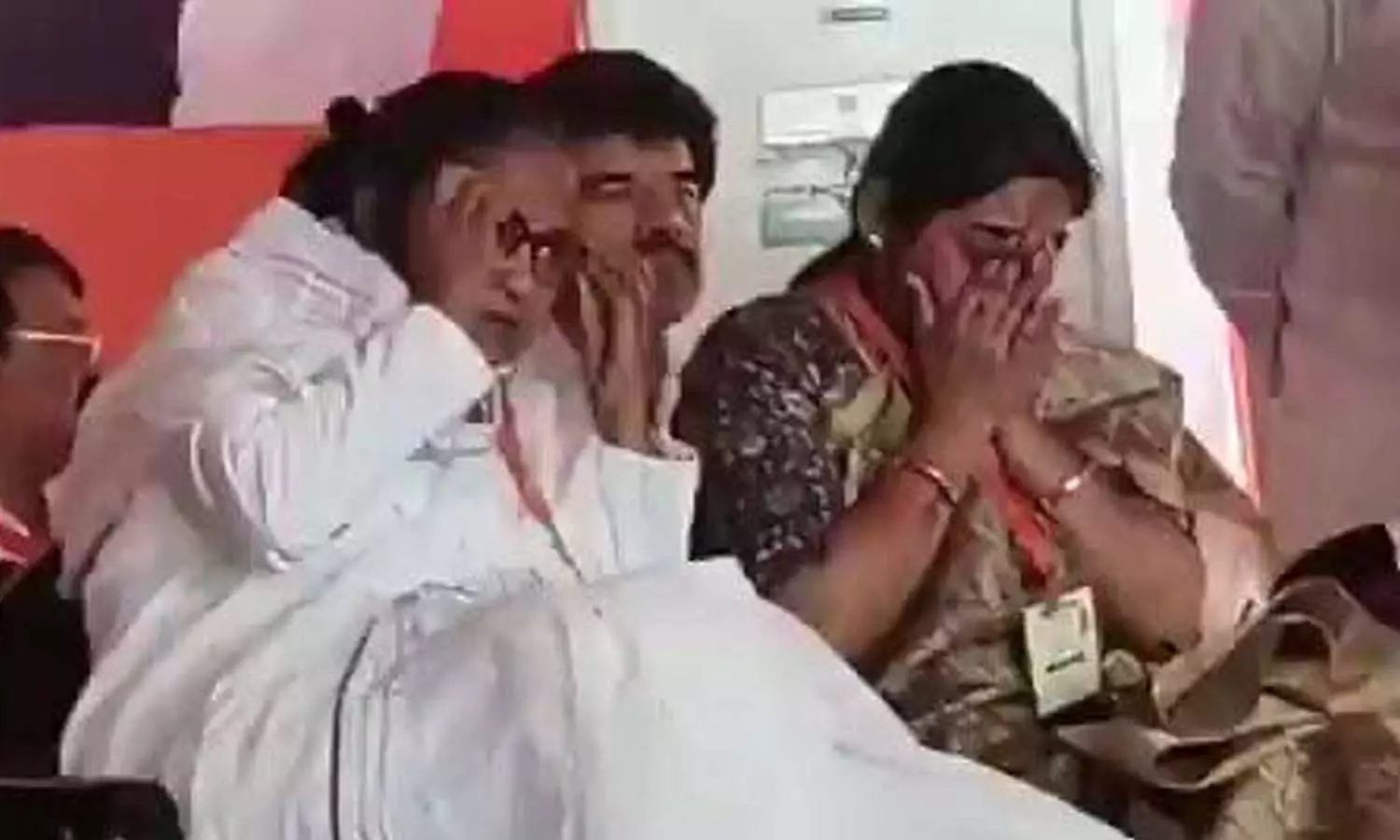 Sanghamitra Maurya Video: जब रामायण सुनते हुए भावुक हुईं बीजेपी सांसद, वायरल हुआ वीडियो