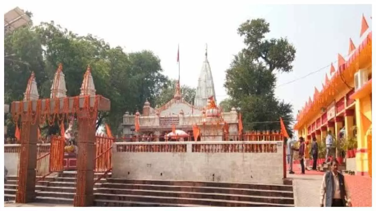 शक्तीपीठ मंदिर।