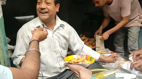 Jhansi Ka Famous Kadhi Samosa