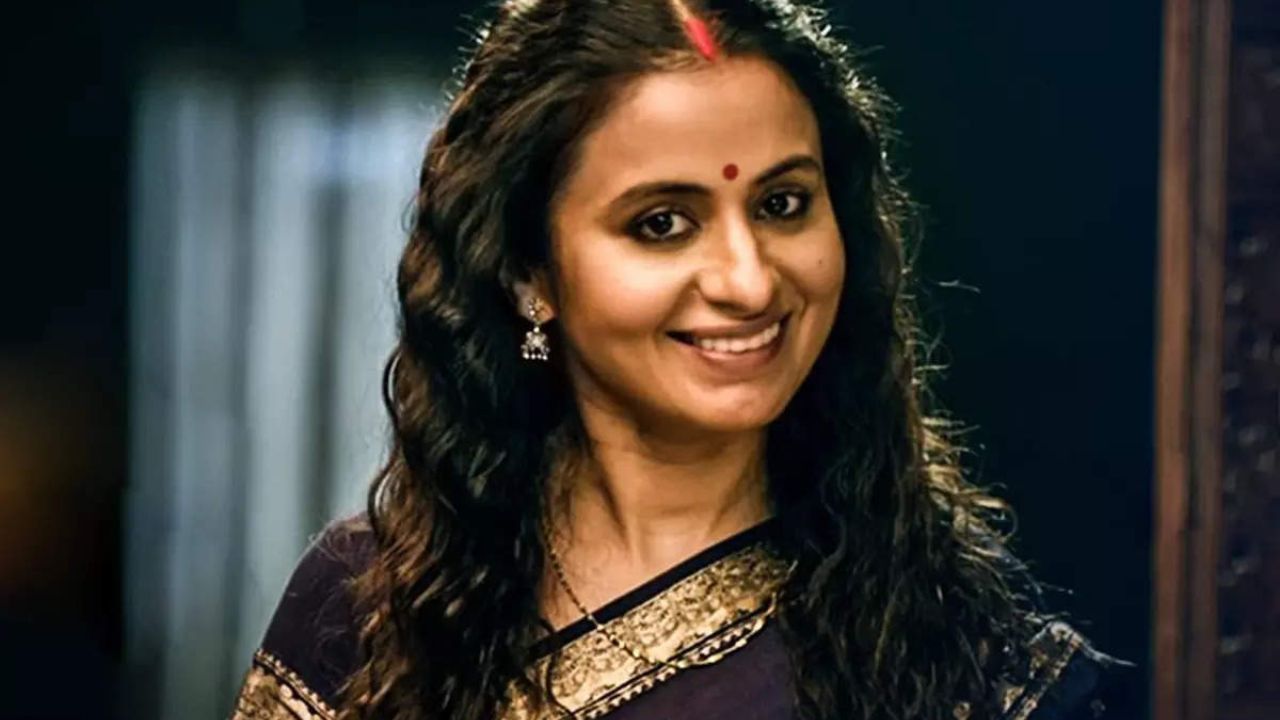 मिर्जापुर की ‘बीना त्रिपाठी’ ने खोला राज: ससुर के साथ बोल्ड सीन शूट करते वक्त कैसा था माहौल?