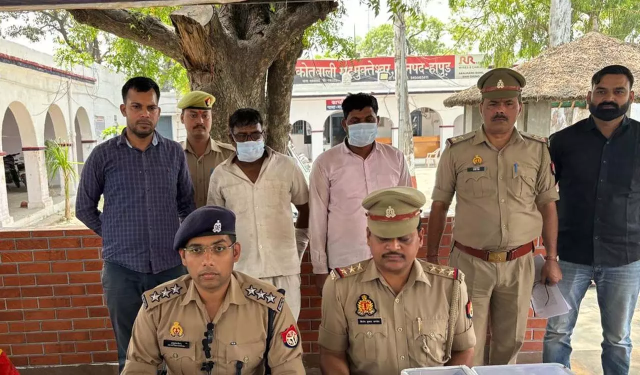 Garhmukteshwar Tirthannagari police raided illegal arms factory, two arrested