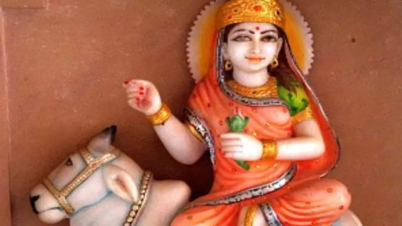 On the first day of Chaitra Navratri, devotees worshiped Goddess Shailputri