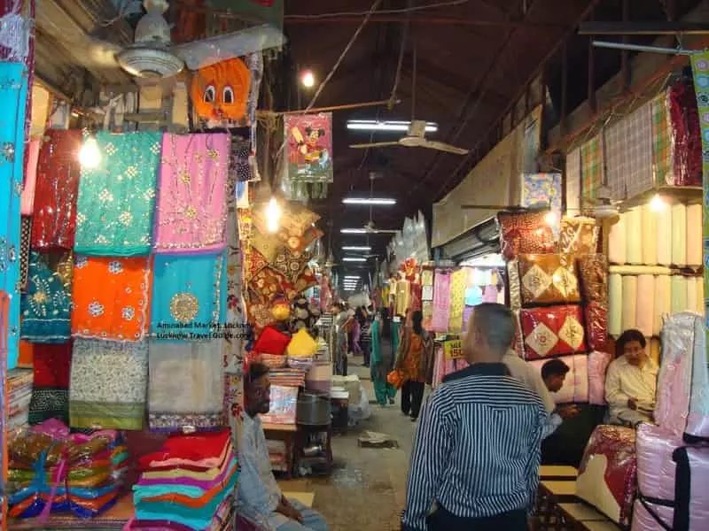 Gadbad Jhala Market Lucknow: लखनऊ के गड़बड़झाला मार्केट से जमकर करें खरीदारी