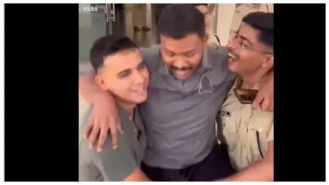 कठिन थी डगर...मगर दृढ़ता थी मजबूत, Goldman Sachs से लेकर सिविल सेवा तक UPSC टॉपर आदित्य का सफरनामा कठिन थी डगर...मगर दृढ़ता थी मजबूत, Goldman Sachs से लेकर सिविल सेवा तक UPSC टॉपर आदित्य का सफरनामा
