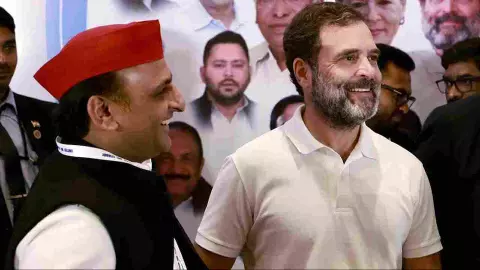 Akhilesh yadav and Rahul Gandhi