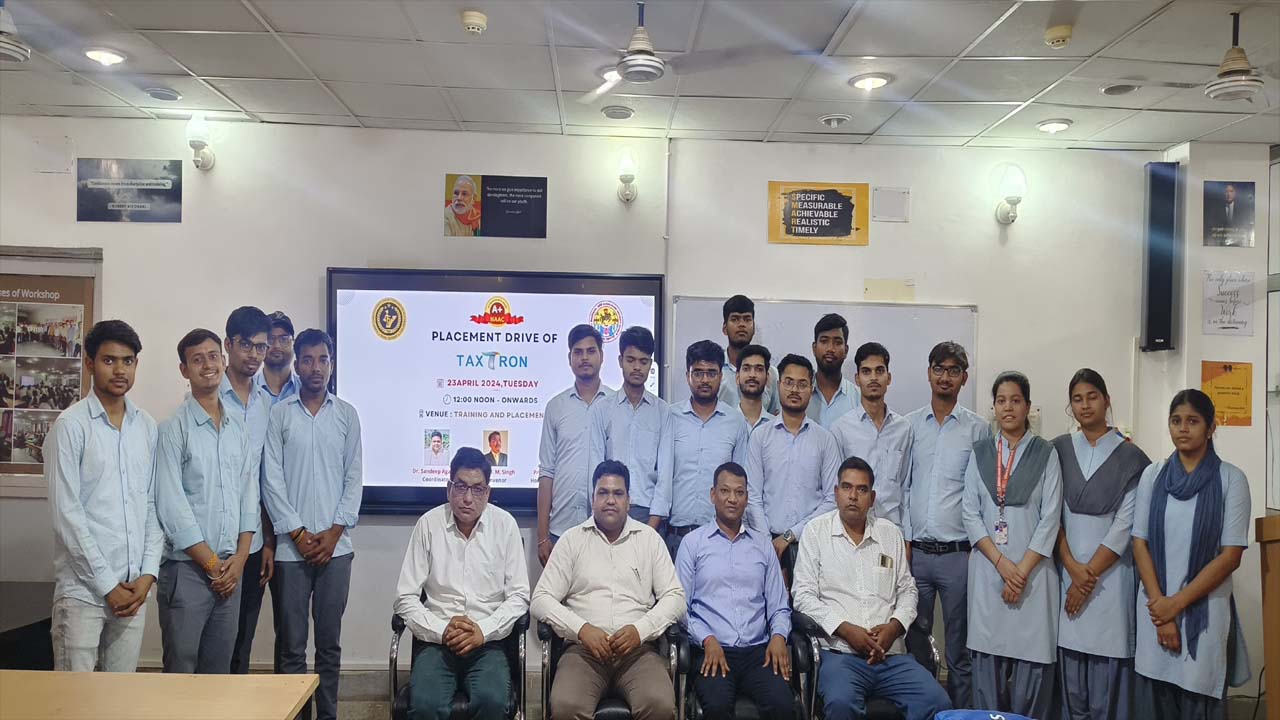 Placement drive in Bundelkhand University, 21 students of B.Tech, BCA and MCA got employment