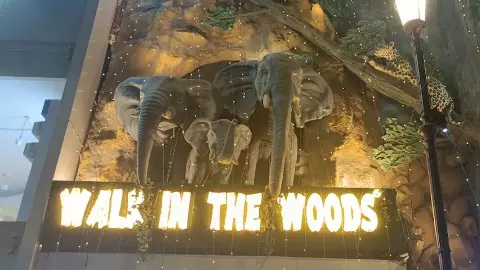 Delhi Famous Cafe