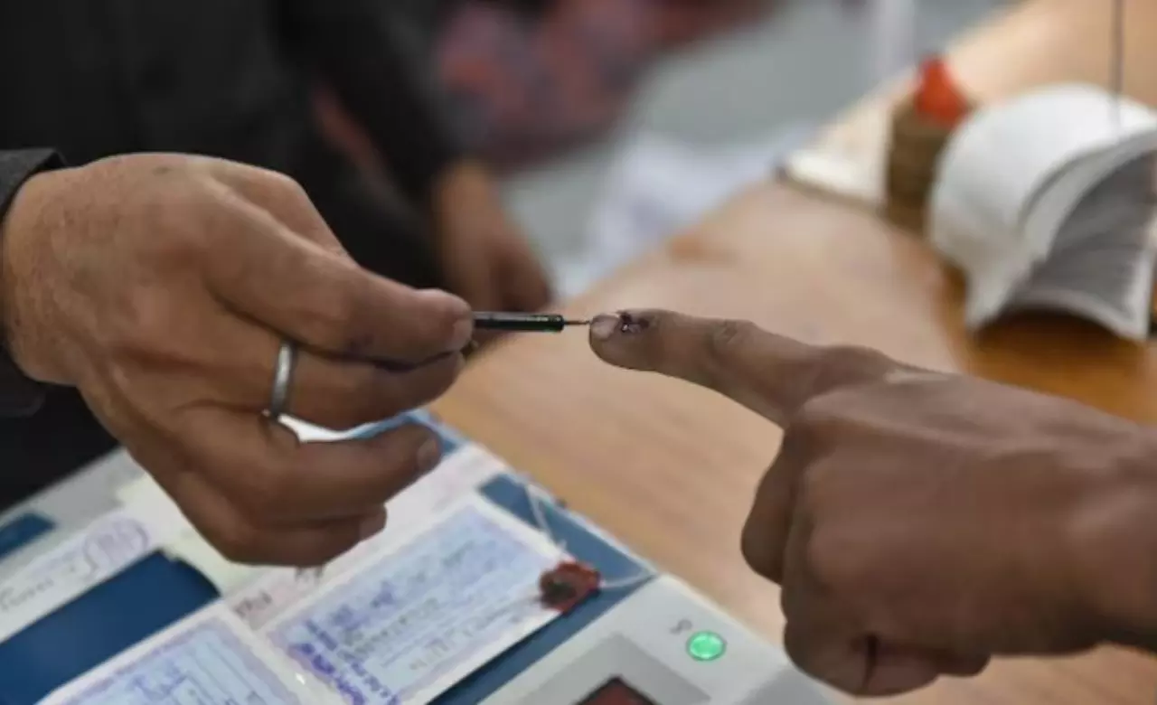 Loksabha Election 2024: यूपी की इन सीटों पर होगा दूसरे चरण में मतदान, दिग्गजों की साख लगी है दाव पर