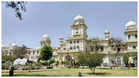 Lucknow University: सम सेमेस्टर में लगभग चार लाख विद्यार्थी देंगे परीक्षा, कई पाठ्यक्रमों के प्रवेश पत्र जारी Lucknow University: सम सेमेस्टर में लगभग चार लाख विद्यार्थी देंगे परीक्षा, कई पाठ्यक्रमों के प्रवेश पत्र जारी