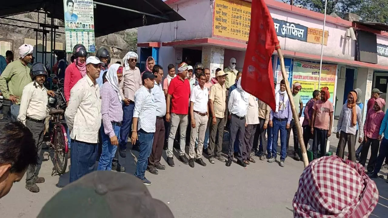 Coal workers protested against many issues including corruption, illegal coal loading