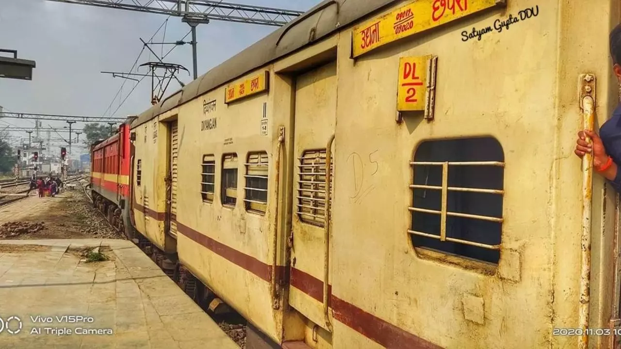 Chhapra Udhna Train Details