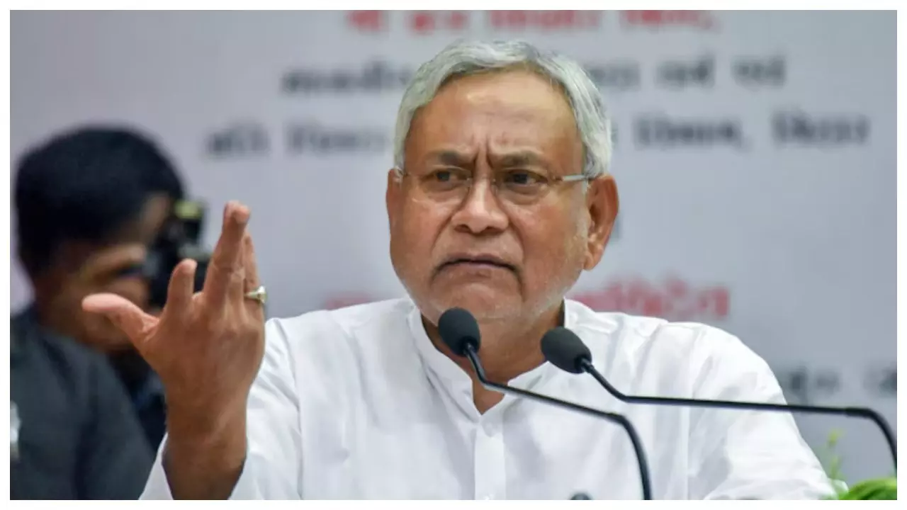 Bihar: लोकसभा चुनाव के बीच नीतीश कुमार को बड़ा झटका, कद्दावर नेता ने पार्टी से दिया इस्तीफा