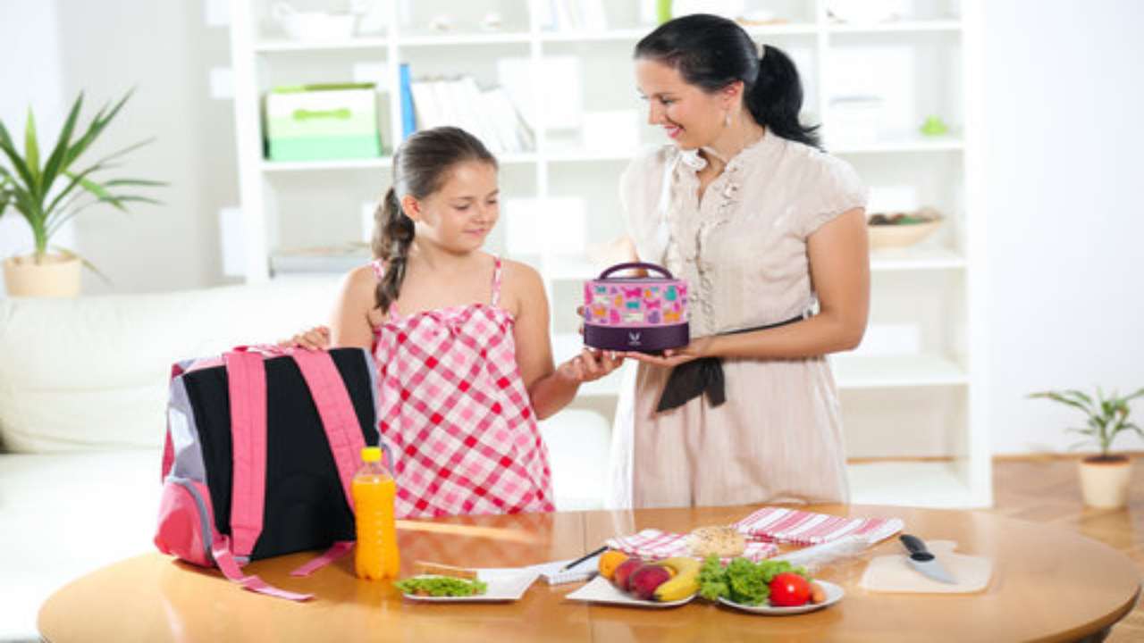 Tips to Buy Bottle and Tiffin Box For Kids