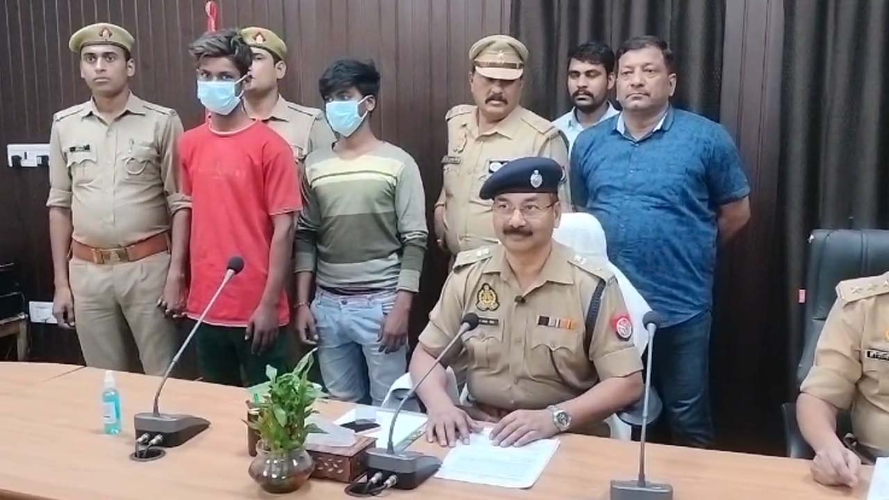 Took revenge for keeping evil eye on his girlfriend, killed his friend, two arrested including the accused