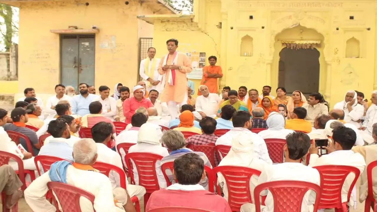 BJP candidate Anurag Sharma held a public dialogue with the villagers, enumerated the achievements of the government