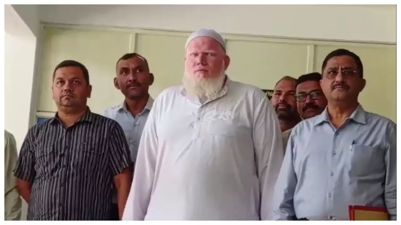 नूपुर शर्मा समेत कई नेताओं की हत्या का षड्यंत्र रचने वाला मौलवी गिरफ्तार, दी थी 1 करोड़ की सुपारी!