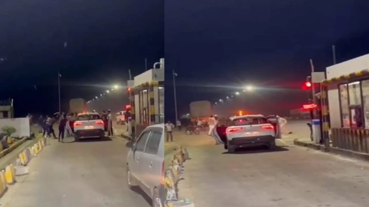 Toll workers beat up car passengers and injured them