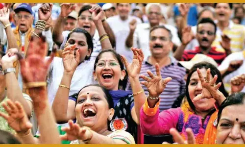 World Laughter Day : हंसी ही दुनिया को एकजुट करने में सक्षम