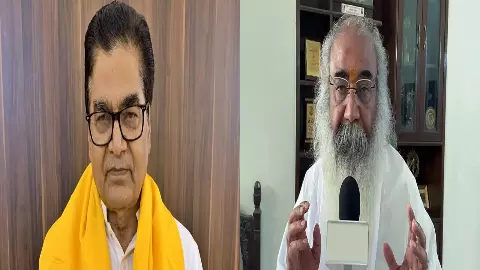 SP leader Ramgopal Yadav and Acharya Pramod Krishnam