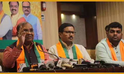 BJP सांसद बृजलाल ने अखिलेश यादव पर साधा निशाना, बोले - सपा सरकार में दलितों पर हुए अत्याचार अभी लोग भूले नहीं