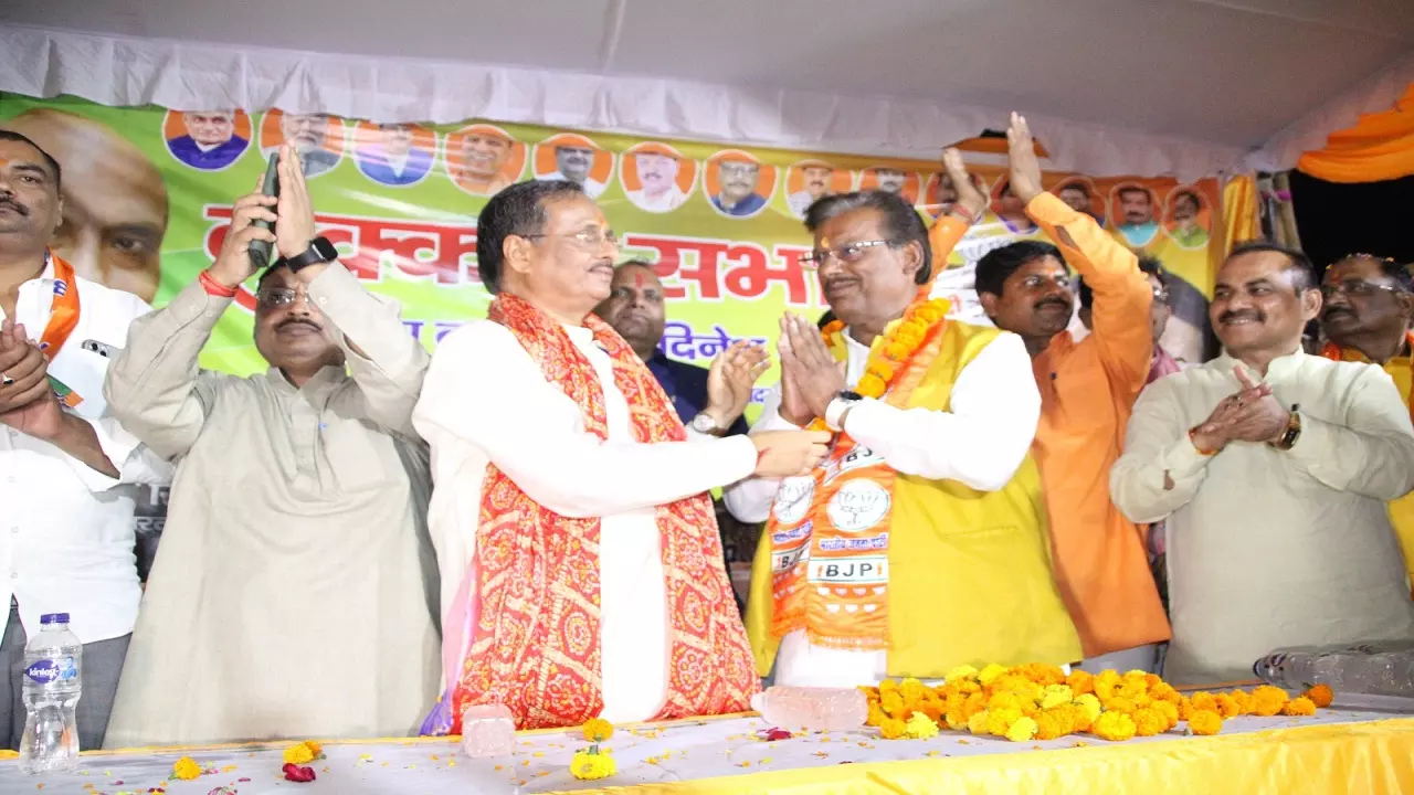Lucknow News: दिनेश शर्मा की जनता से अपील, रक्षा मंत्री और ओपी श्रीवास्तव को रिकार्ड मतों से जिताएं