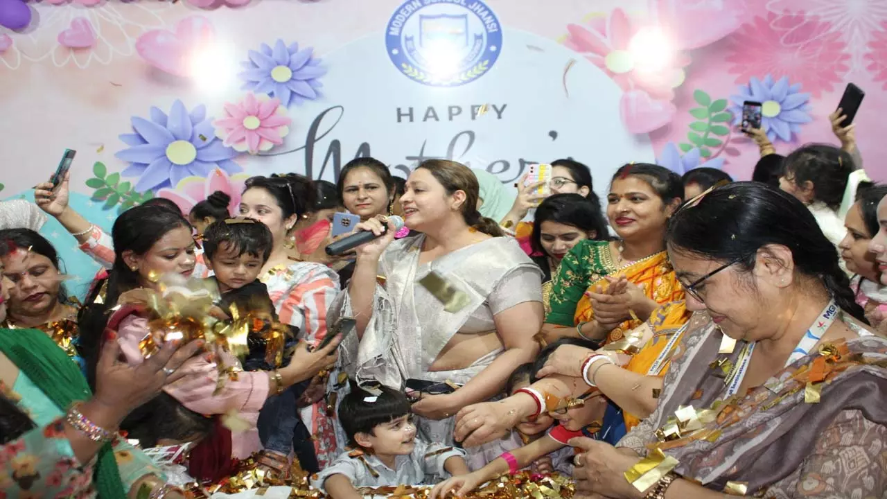 Students of Modern School expressing gratitude, love and respect towards their mother