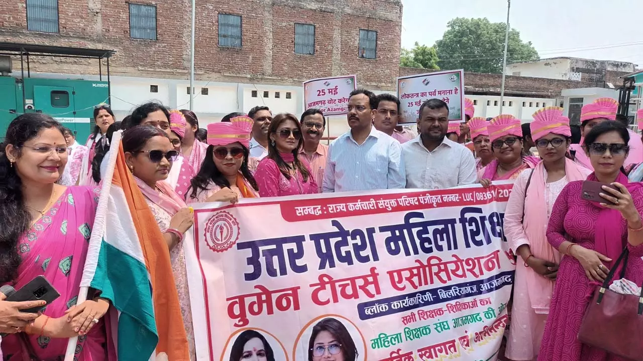 Women took out pink scooter rally with the national flag, made voters aware