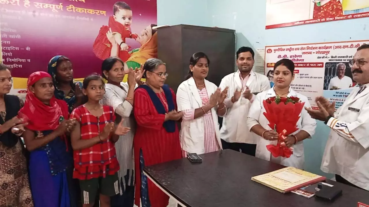 Staff nurses of government health units in Gorakhpur were honored on the occasion of International Nurses Day
