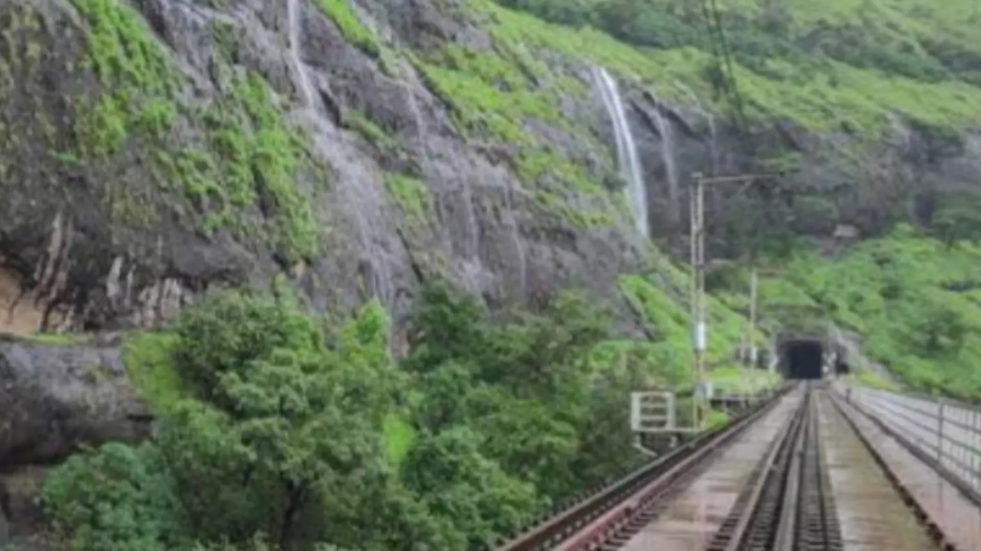 Beautiful Railway Line, Indias Beautiful Railway line