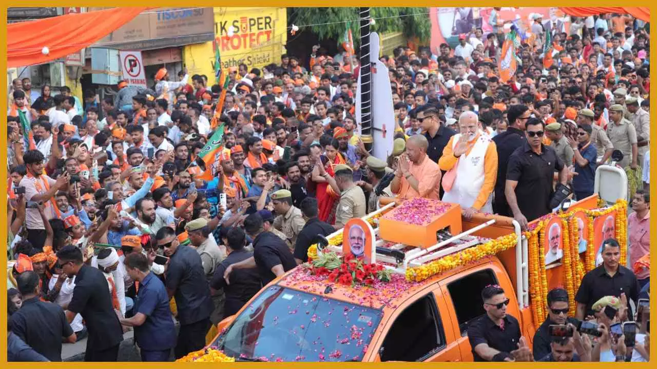 PM Modi Varanasi Road Show : रोड शो के बाद पीएम मोदी ने बाबा विश्वनाथ का दर्शन-पूजन किया