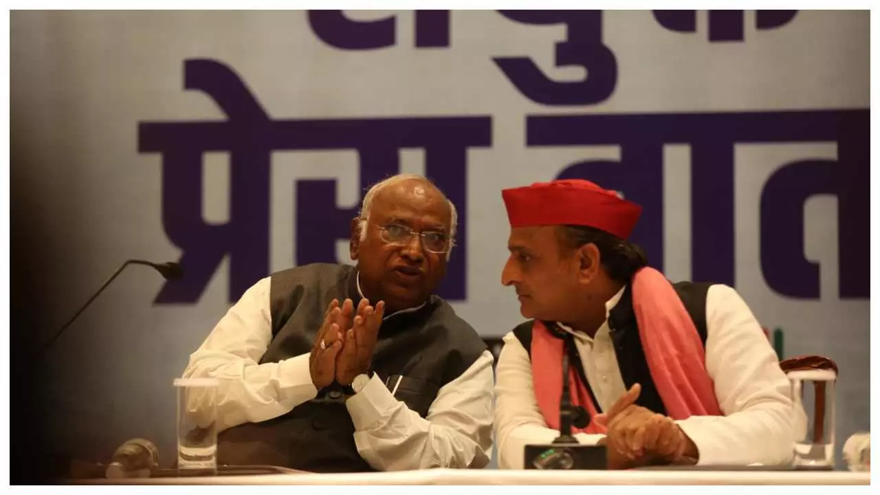 Lok sabha Election 2024: Congress President Kharge and SP President Akhilesh Yadav (Pic:Newstrack)