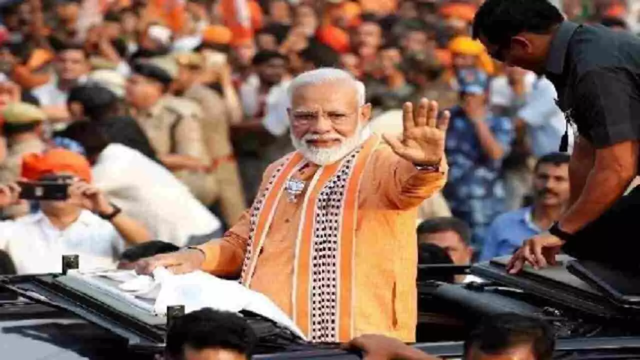 PM Modi road show in Mumbai