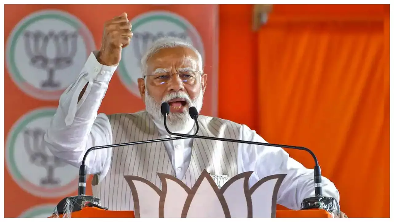 Pratapgarh: पीएम मोदी ने जनसभा को किया संबोधित, बोले- कांग्रेस देश के विकास का मजाक बना रही