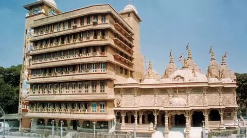 Swami Narayan Mandir In Mumbai Dadar