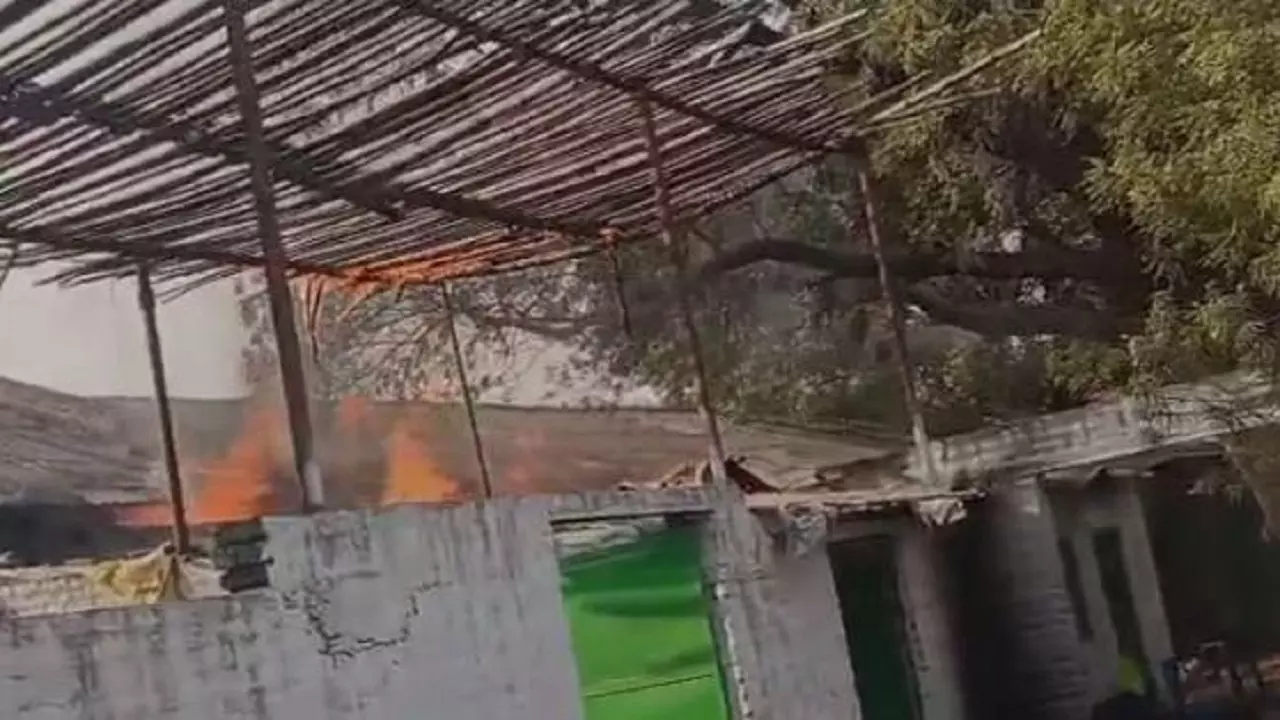 Fire broke out in Kanpur