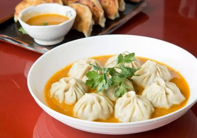 Lucknow Famous Jhol Momos