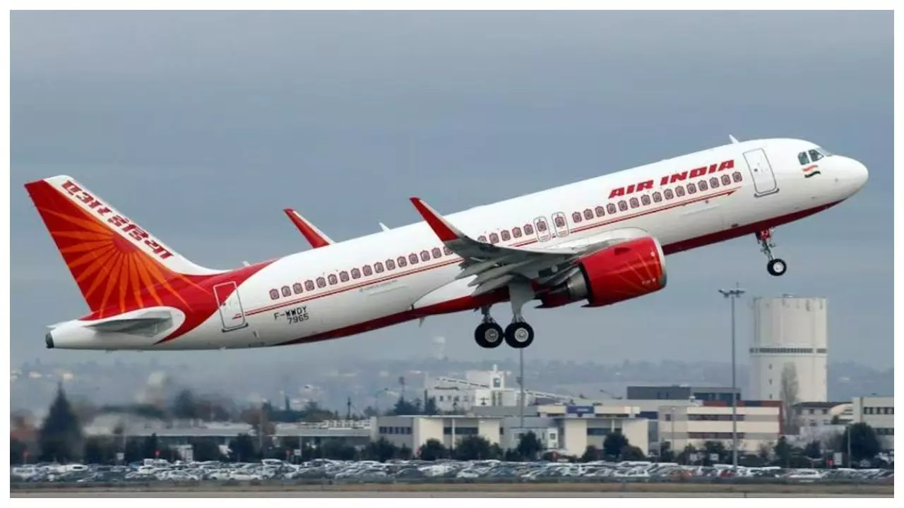 Delhi: एयर इंडिया फ्लाइट में लगी आग, 150 से ज्यादा यात्री थे सवार