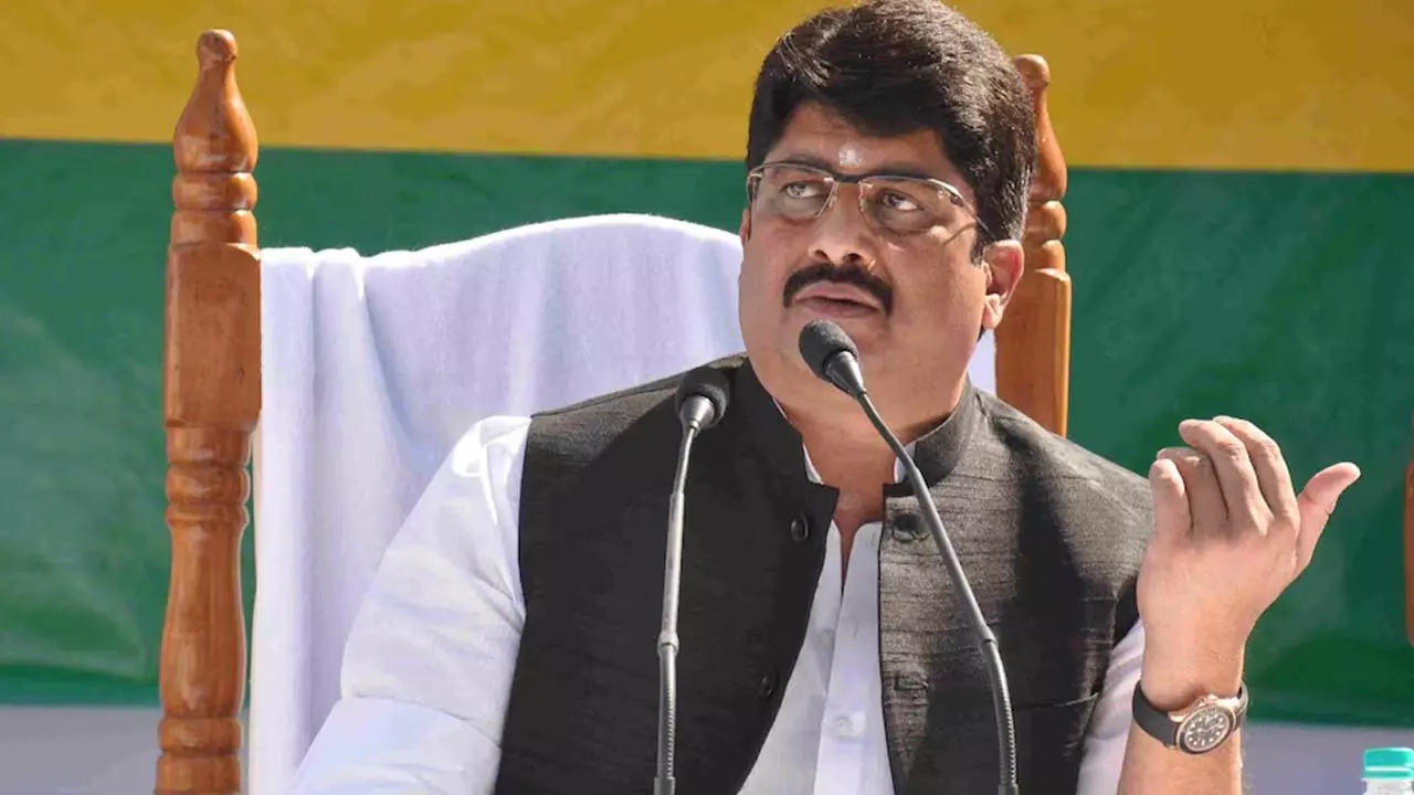 Regarding Rajputs displeasure with BJP, Raja Bhaiya said - Many seats are stuck in UP