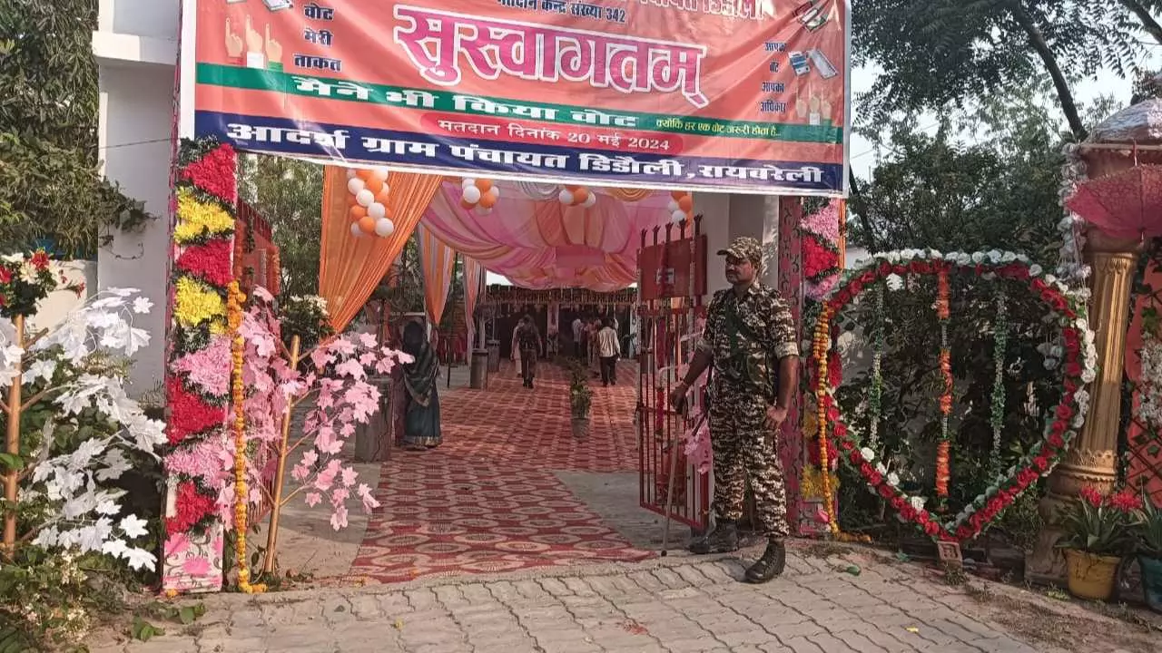 Raibareli Polling Booth ( Newstrack )