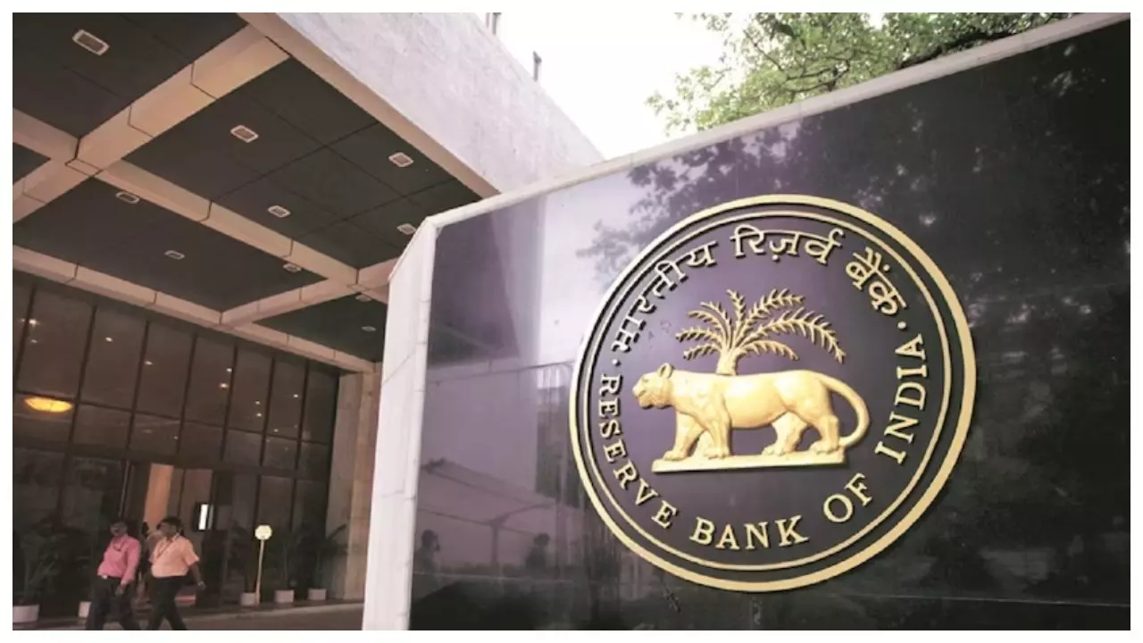 रिज़र्व बैंक से सरकार को मिलेगा 2.11 ट्रिलियन रुपये का सरप्लस पैसा