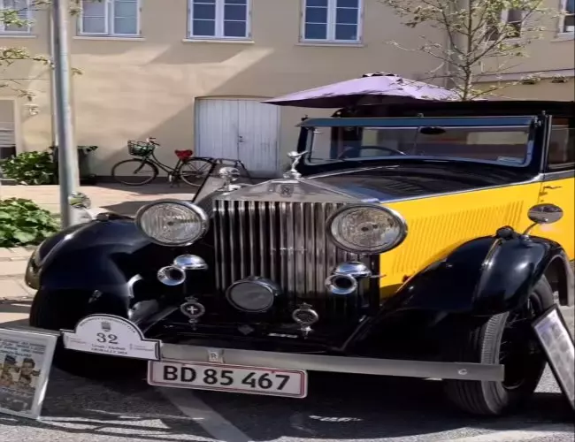 Rolls Royce Phantom II the yellow lady